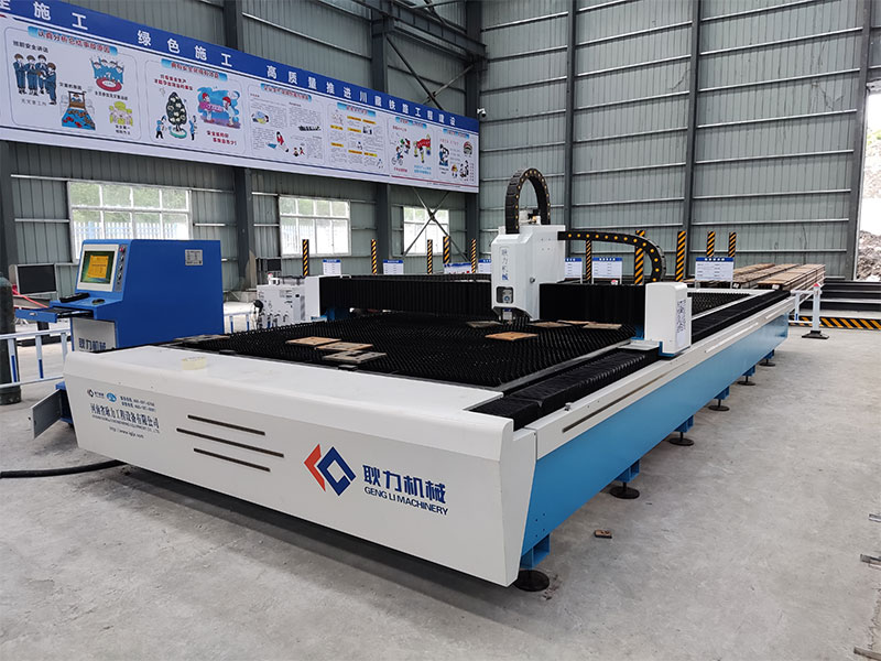 单台面激光切割机.jpg